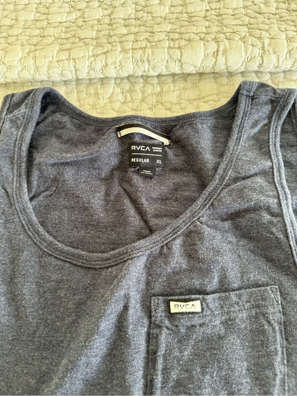 Men’s RVCA tank - Picture 2 of 2